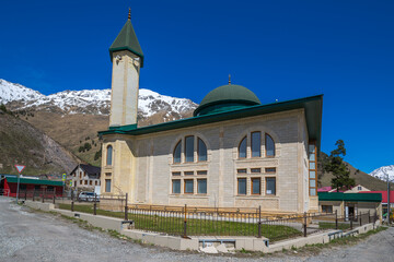 Fototapeta na wymiar View of the mosque in Terskol