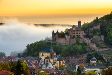 Burg Wertheim am Main Sonnenaufgang Nebel