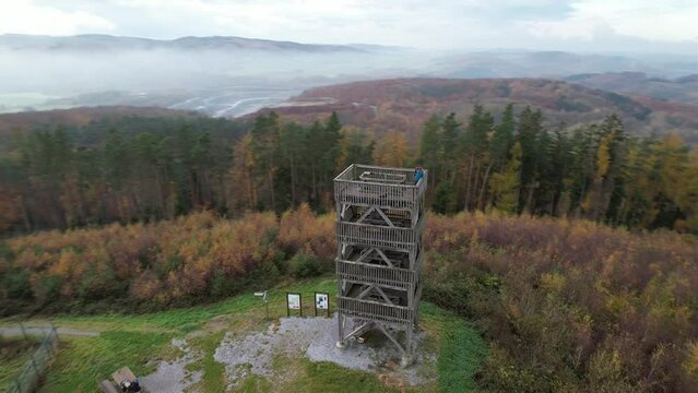 Aussichsturm bei Eisborn im Sauerland, NRW