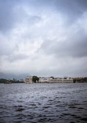 Fototapeta premium Beautiful city landscape view at lake Pichola in Udaipur Rajasthan India