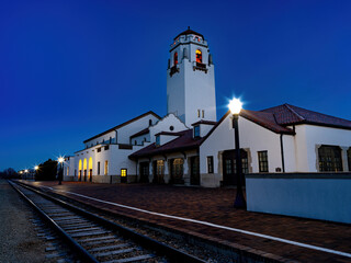 Fototapeta na wymiar Boise depot and tracks at night
