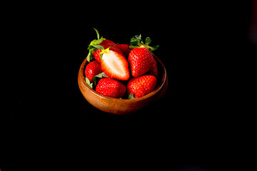 イチゴ黒背景22