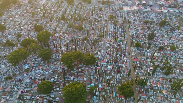  4K CEMENTERIO DRON