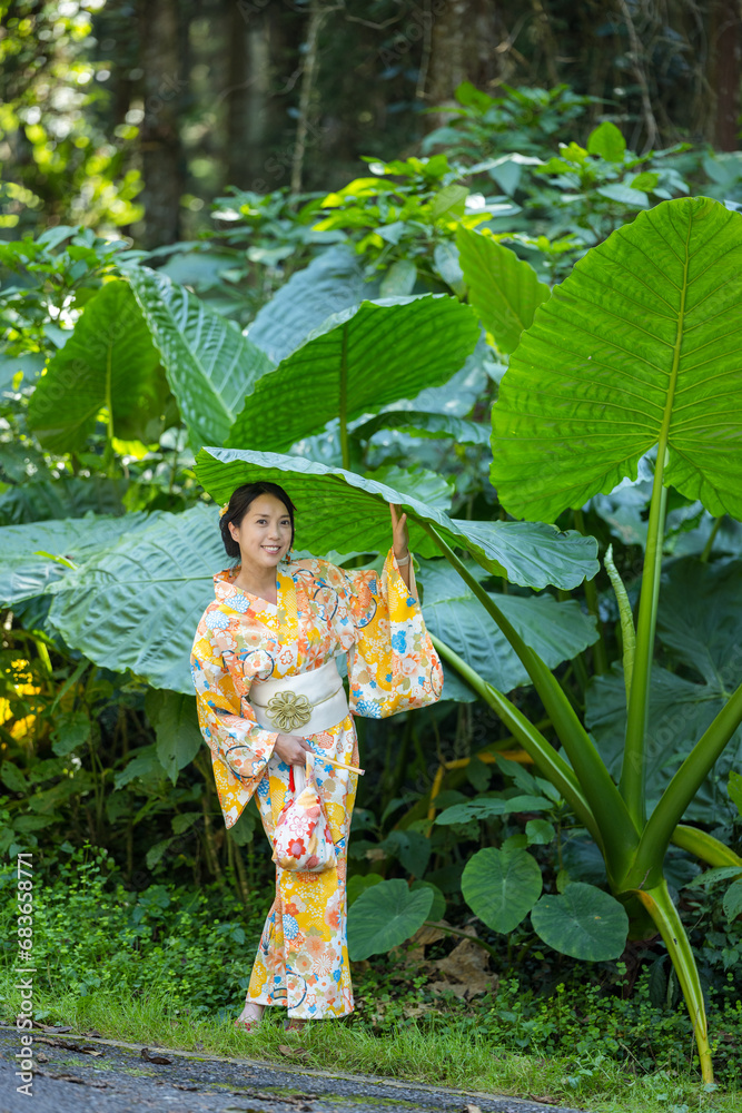 Sticker Woman wear yellow kimono with the big leave