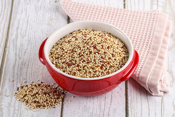 Raw dry quinoa cereal grain