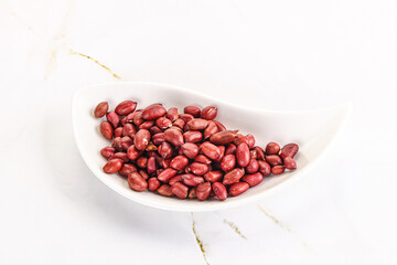 Raw peanut heap for roast