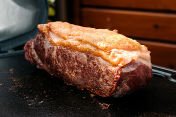 Dickes Rumpsteak mit Fettrand am Grill