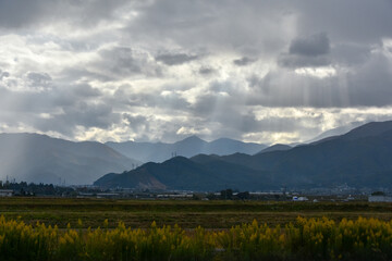 秋の田舎風景　幸せを呼ぶ天使の梯子