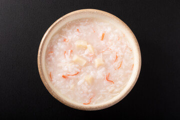 ホタテ貝柱とカニカマのお粥 © UMI