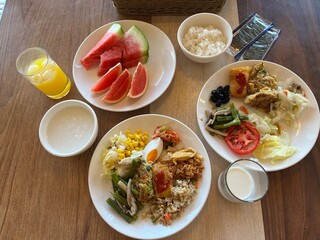 台湾のビジネスホテルの朝食バイキング