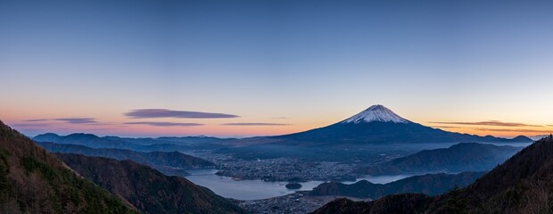 Super high resolution image of Mt. Fuji and Lake Kawaguchiko at magic hour. - obrazy, fototapety, plakaty