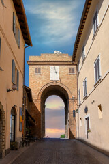 Fototapeta premium archway in the city, Urbino, Marche, Italy