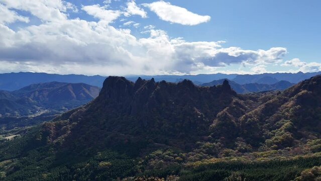 妙義山の紅葉、日本のドローン映像、群馬県