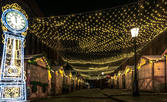 christmas market in Gdansk at night