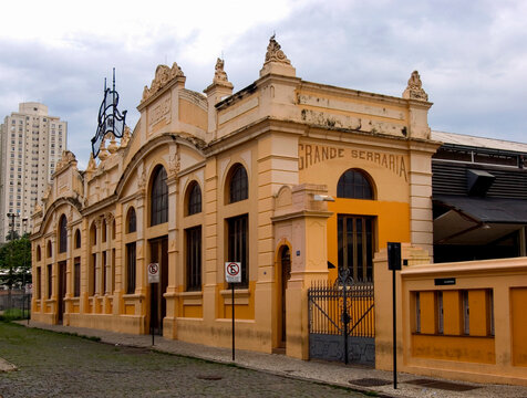 Serraria Souza Pinto is part of the architectural complex of Rui Barbosa square, in the city of Belo Horizonte.