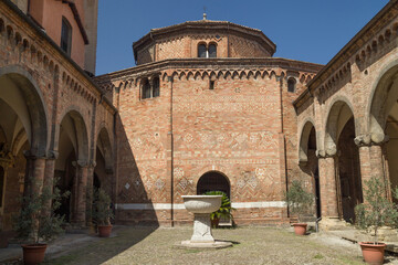 Courtyard of Pilate and Church of the Holy Sepulchre in Bologna - 684250902