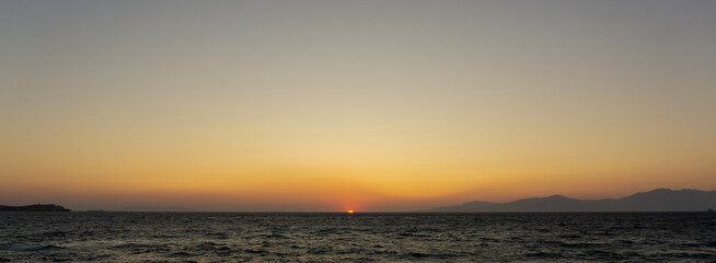Obraz premium Opacarophile, Lover of Sunset Concept Image.