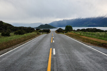 Fototapeta premium road to the mountains in new zealand