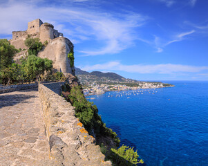 Panoramic view of Ischia Ponte in Italy.	 - obrazy, fototapety, plakaty