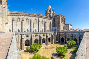 View of Cathedral Evora, Portugal - 684312599