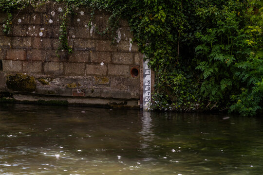 River level gauge