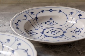 プレート　フランス　ベルギー　イギリス　ドイツ　北欧　ヨーロッパ　食器　皿　花柄　伝統　アンティーク　ヴィンテージ　ディナー　骨董