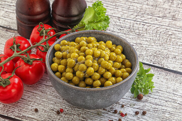 Canned sweet green peas conserve