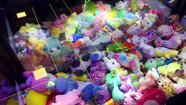 Visualizing the plush toys of claw crane arcade games, plush toys are a favorite of children