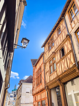 Unveiling Joigny&rsquo;s Charms: Exploring the Captivating Streets of the Historic Village