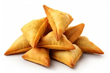 Foto op Plexiglas a pile of samosas isolated on white background © Rangga Bimantara