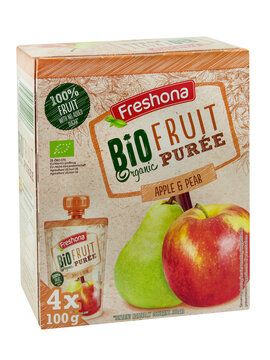 Freshona Bio Fruit Puree Fruchtmus in den Sorten Apfel Birne mit Verpackung Hintergrund transparent