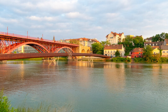 Slovenia, Stajerska, Maribor, Old Bridge over river Drava