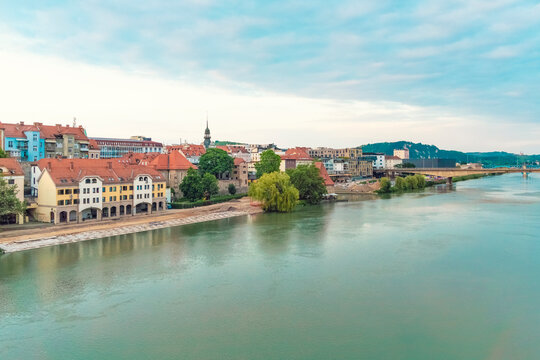 Slovenia, Stajerska, Maribor, Edge of city on river Drava