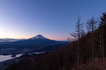 夜明けの富士山　新道峠