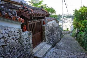 Fotobehang 首里の古道 金城町石畳道（シマシービラ） © WAWA