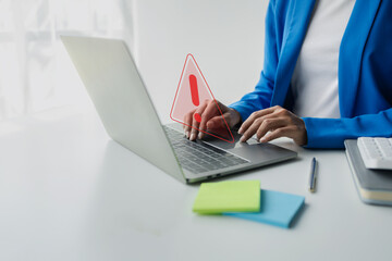 Notification virus access on the computer system, prevention of malware infection on the computer, notification of the computer when a virus is detected on the Internet, computer virus removal.