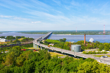 Bridge across the Amur River in Khabarovsk, Russia. Top view - obrazy, fototapety, plakaty