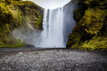 Fototapete Skógafoss waterfall with girl in front © Dominic Meijers