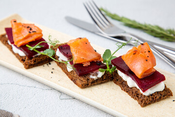 bruschetta with pear, gorgonzola and blueberries side view