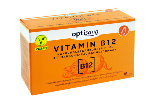 Optisana Vitamin B12 Ampullen 10 Stück Mango-Maracuja vegan  Nahrungsergänzungsmittel und Hintergrund transparent PNG cut out