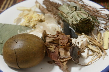 ingredients of Chinese herbal juice for internal body heat or internal hot relief. refresh herbal juice. Jab-Liang. At least 10 Chinese herbal are ingredients of Jab-Liang juice. 