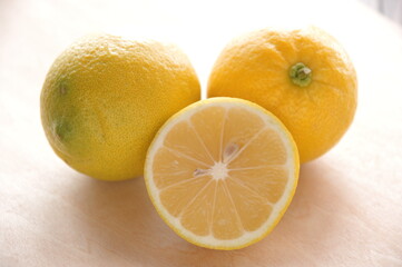 レモンの輪切り　レモン