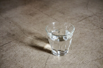 水の入ったグラス