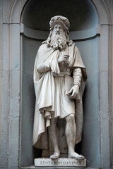Obraz premium Statue of Leonardo da Vinci