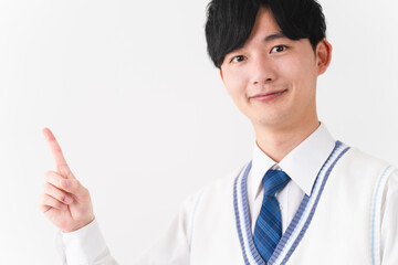 学生服を着ている若い男性　学生イメージ