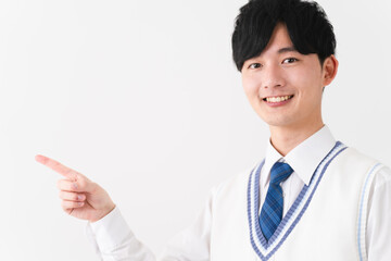 学生服を着ている若い男性　学生イメージ