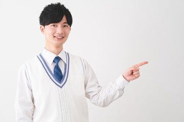 学生服を着ている若い男性　学生イメージ