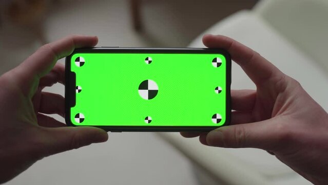9:16 display changed to 16:9. Green screen integrated into mobile phone
