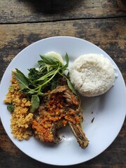 rice with chicken and sambal