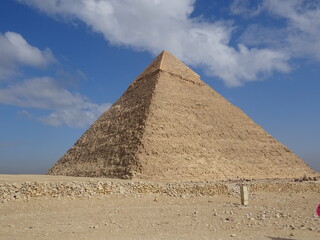 Fototapeta na wymiar カフラー王のピラミッド　ギザ・カイロ・エジプト　هرم خفرع　The Pyramid of Khafre, Giza, Egypt 